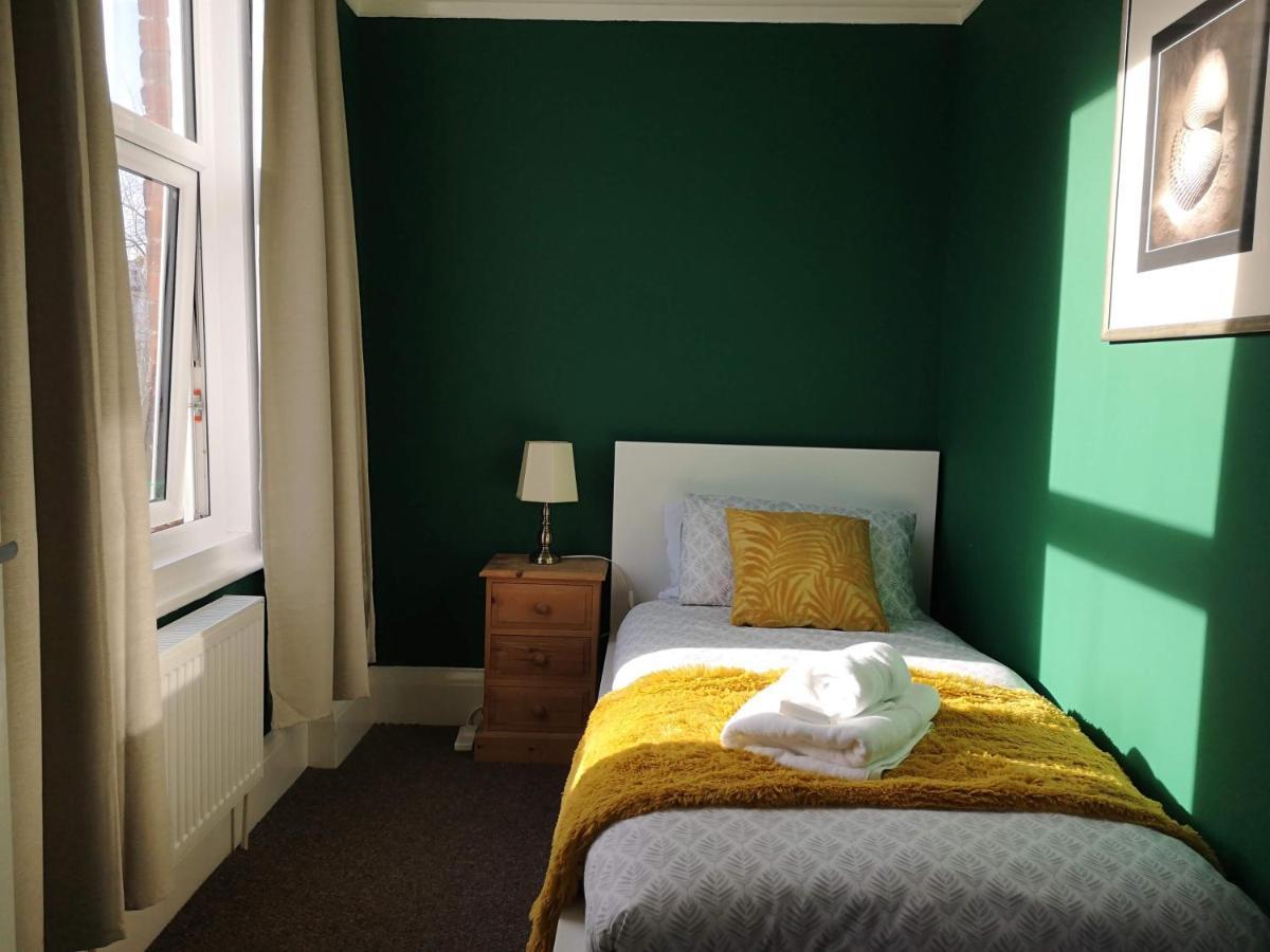 2 Bedroom Apartment At Kent Escapes Short Lets & Serviced Accommodation Kent, Bouverie Escape Folkestone With Wifi Εξωτερικό φωτογραφία